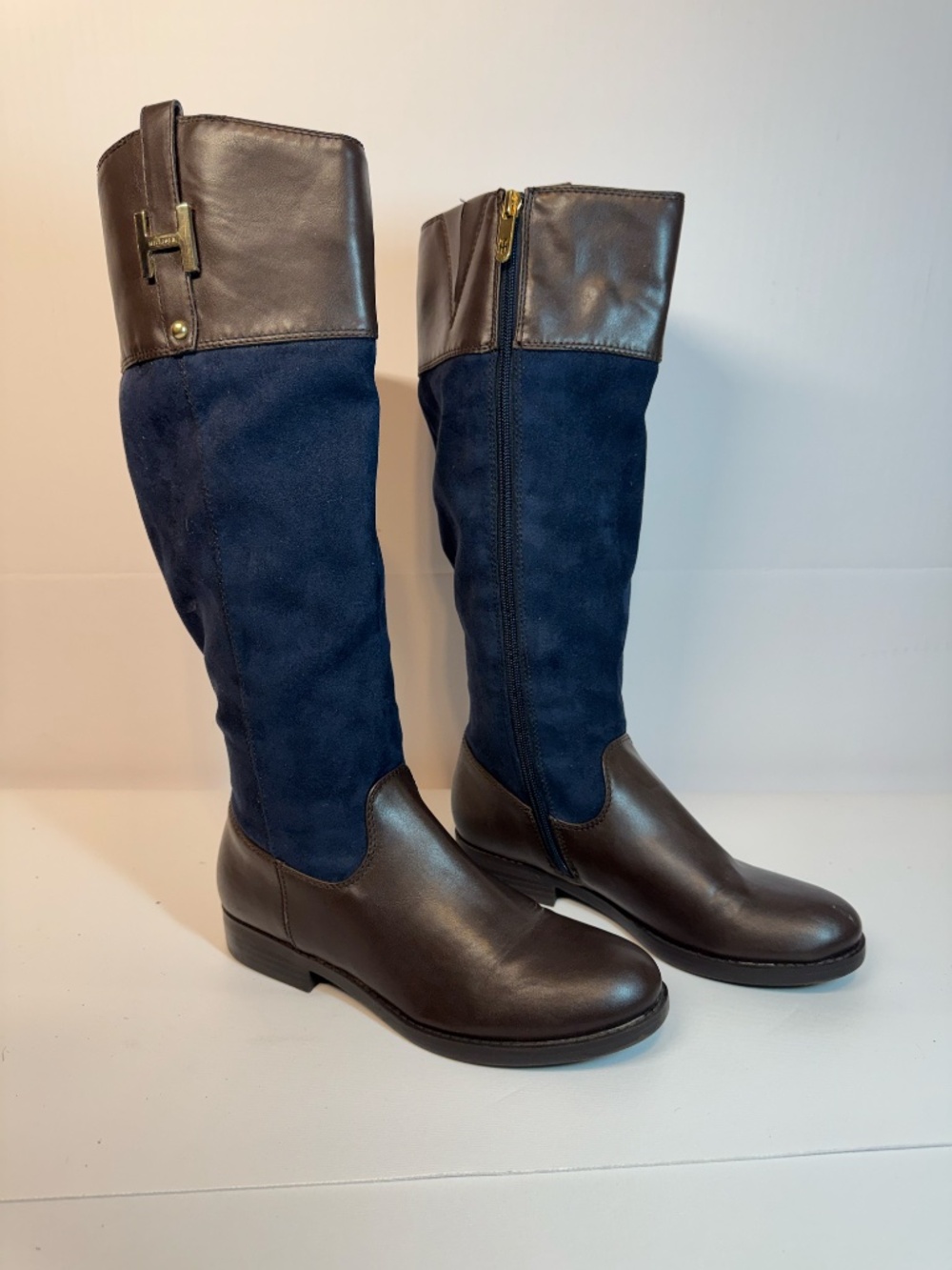 Tommy Hilfiger Navy Brown Two Tone Riding Boots Gold Logo 6.5